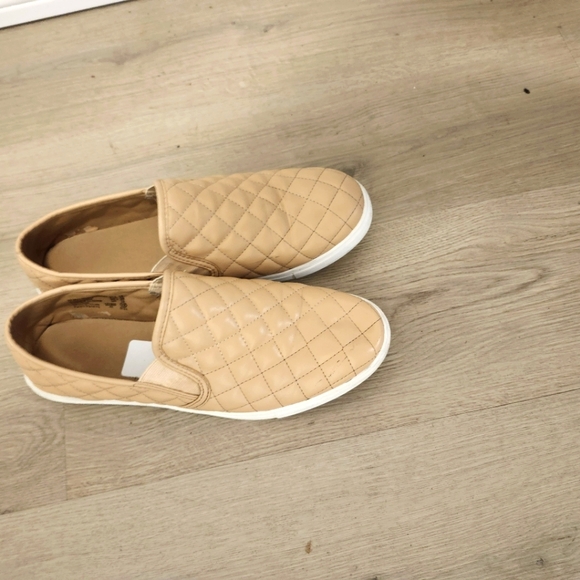 Brash beige tanFaux leather slip on sneakers shoes in size 12 - Picture 3 of 3